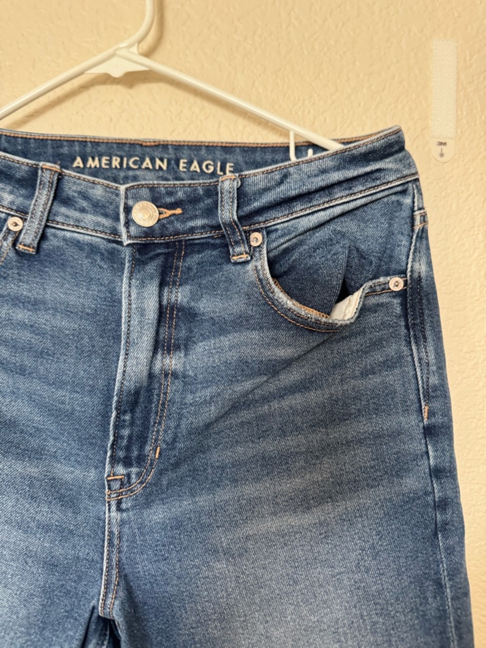 American Eagle Outfitters Women’s Highest Rise Mom Jean - Picture 3 of 8